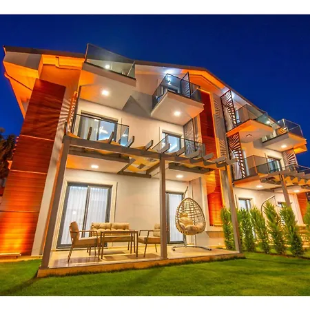 Royal Luxury Homes *